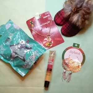 Holiday bundle ☃️